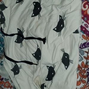 cute cropped cat hoodie!